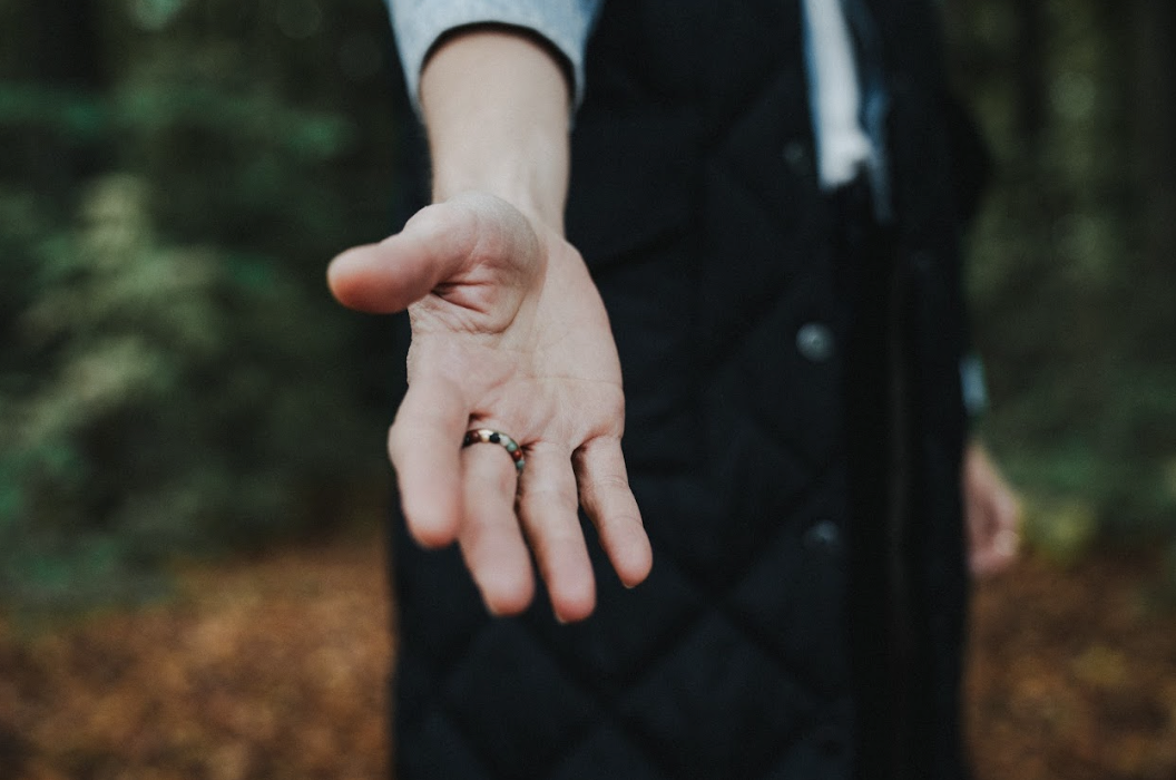 Sonnenuntergang auf einem Feld